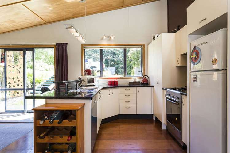 227 Reservoir Road Sawyers Bay_12