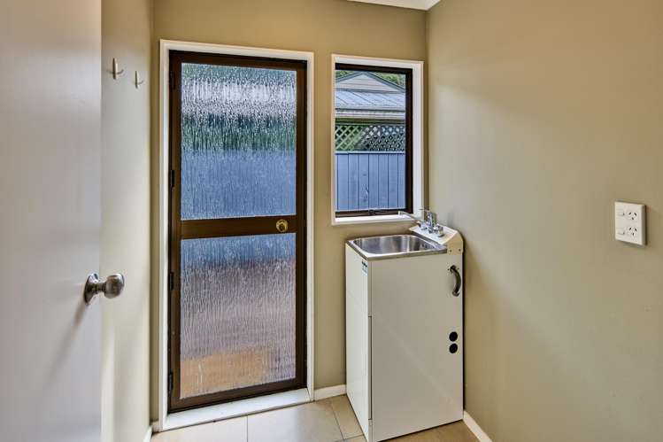 41 Owen Street Belmont_12
