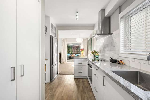 9/354 Muritai Road Eastbourne_3