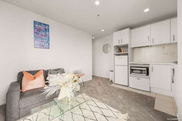 1302/36 Eden Crescent City Centre_3