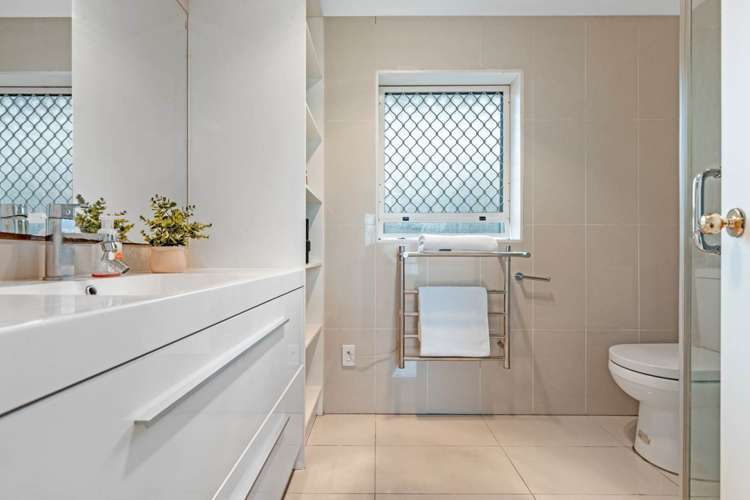 12 Ridgefield Lane East Tamaki Heights_15