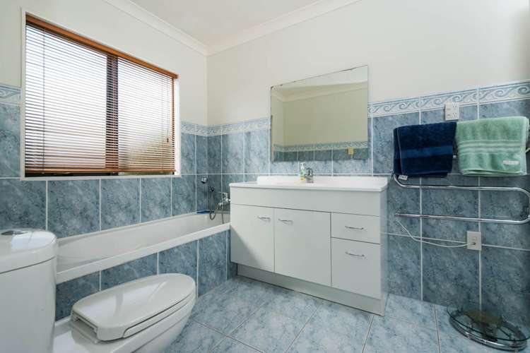 2/39 Regency Place Sunnynook_21