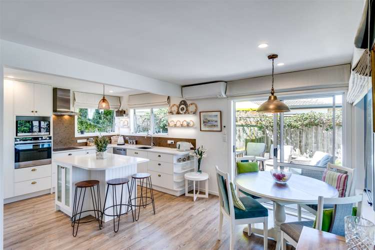 3/30 Meeanee Quay Westshore_1