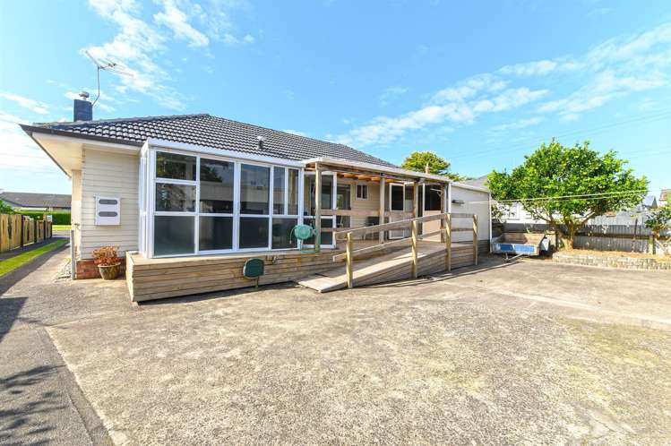 65 Beach Road Te Atatu Peninsula_12
