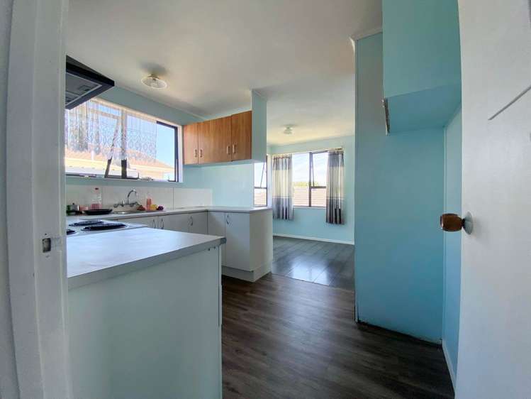 3/1 Rebecca Rise Clendon Park_9