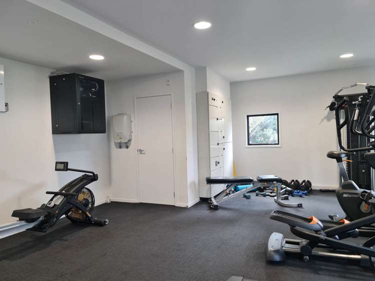 4/2 Tahuhu Road Mt Wellington_13