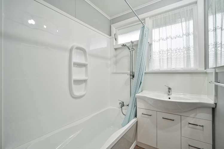 33 Liverpool Crescent Flaxmere_7