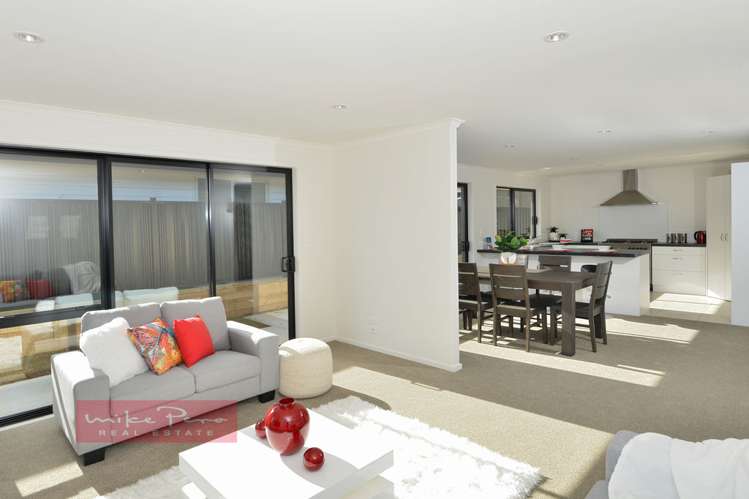 9 Rolling Stone Rise Tikipunga_6