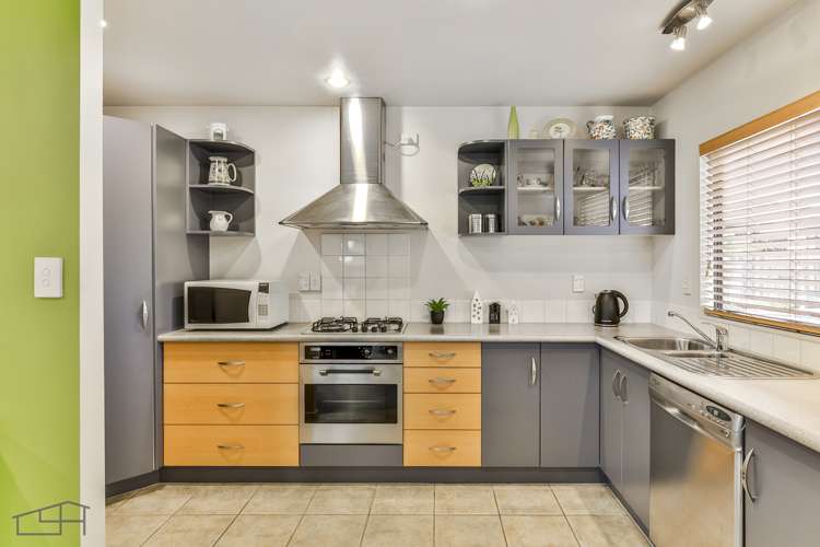 72l Seabrook Avenue New Lynn_8