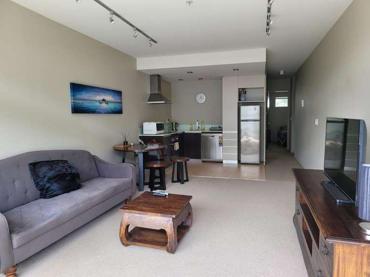 302/28 Torrens Terrace Mount Cook_4