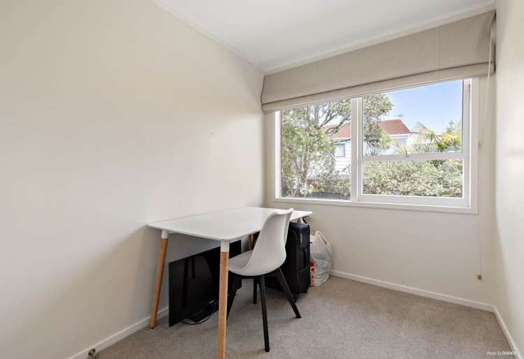 2/134 Calliope Road Devonport_5