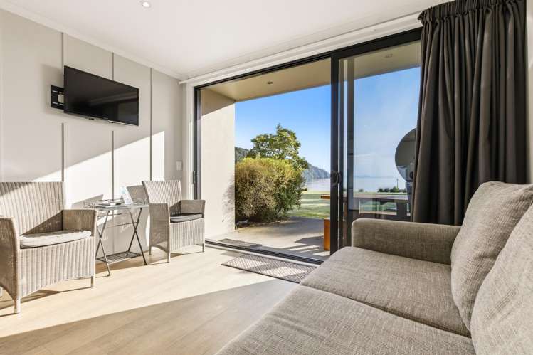 88 and 104 Waihi Road Tokaanu_5