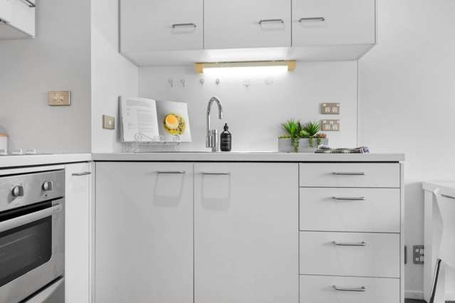 36D/16 Gore Street City Centre_1