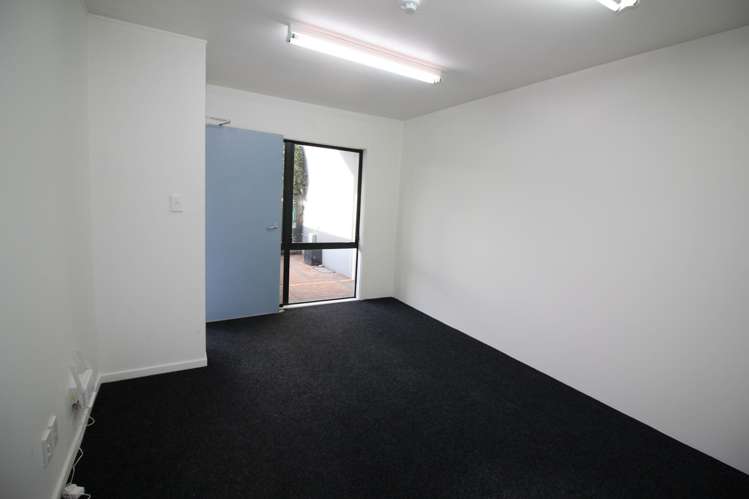 26/6 Airborne Road Albany_15