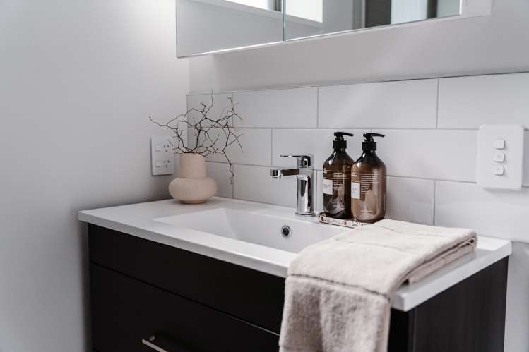 2/14 Moule Street Addington_11