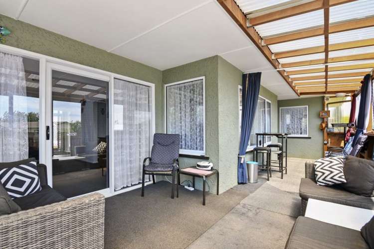 17 Tennyson Crescent Stoke_9