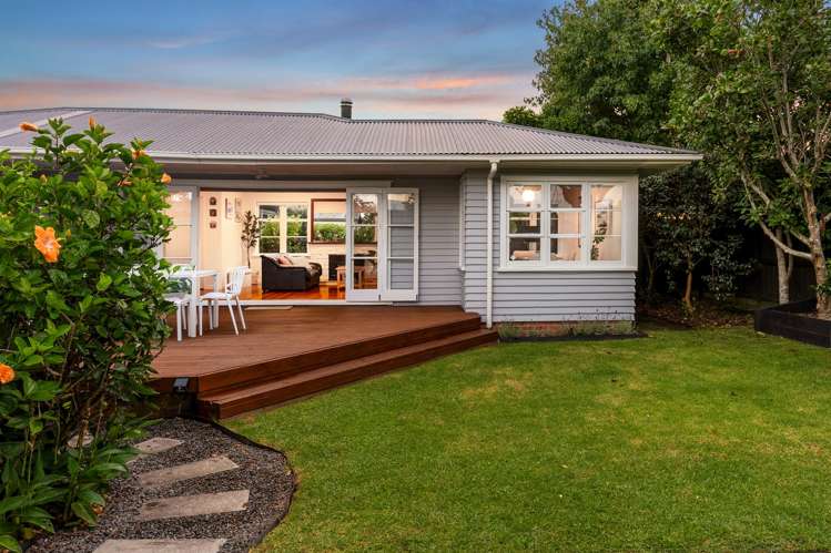 1A Rixon Place Te Atatu Peninsula_1