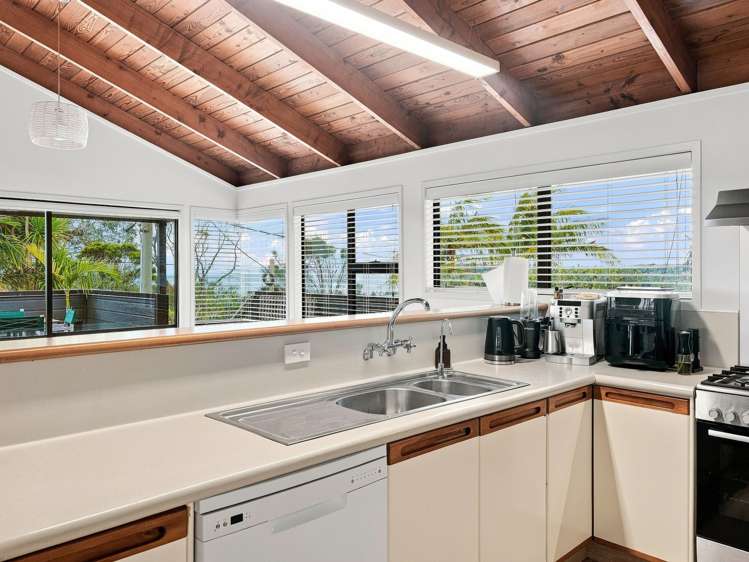 15 Surf Road Stanmore Bay_8