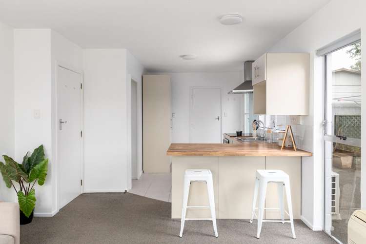 4 & 5/93 Geraldine Street_5