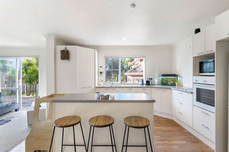 8 Te Wharau Drive Greenhithe_13