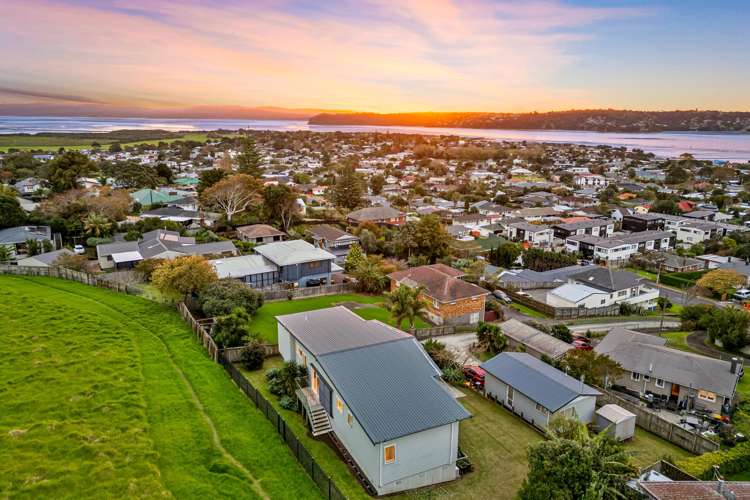 57 Taylor Road Mangere Bridge_24