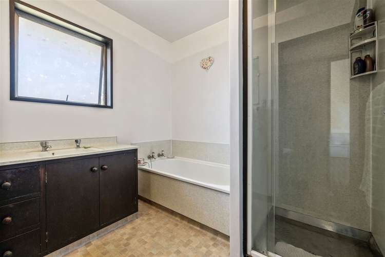 2 Hythe Lane Saint Martins_9