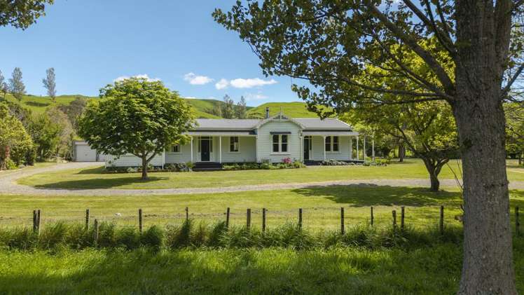 1663 Opaki Kaiparoro Road_0