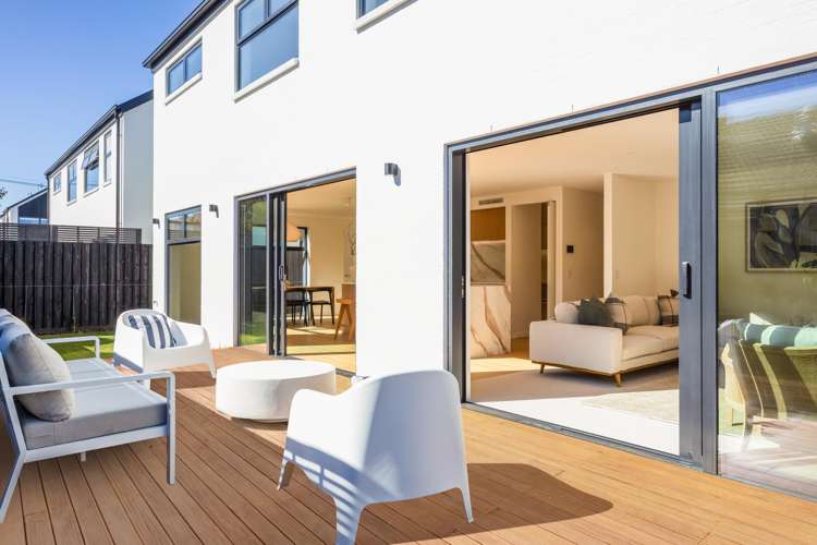 2/17 Hewitts Road Merivale_15