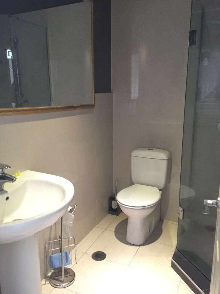 8 Villa Court Eastern Beach_19