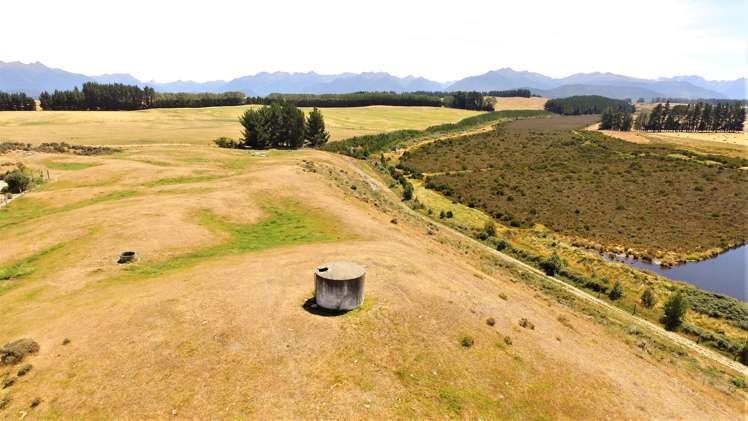 1398 Ramparts Road Manapouri_4