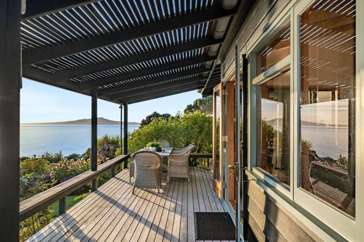 153 Beach Road Castor Bay_11