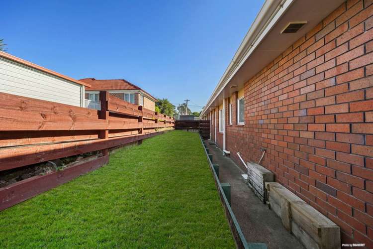 2/113 Lynwood Road New Lynn_17