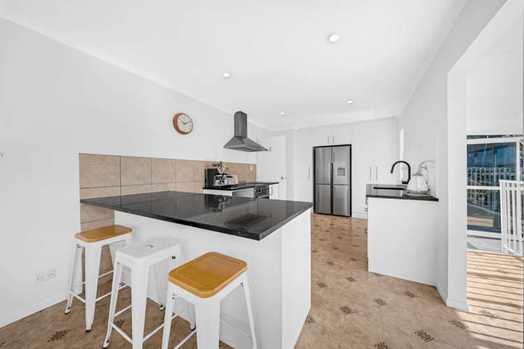 32 Athena Drive Totara Vale_7