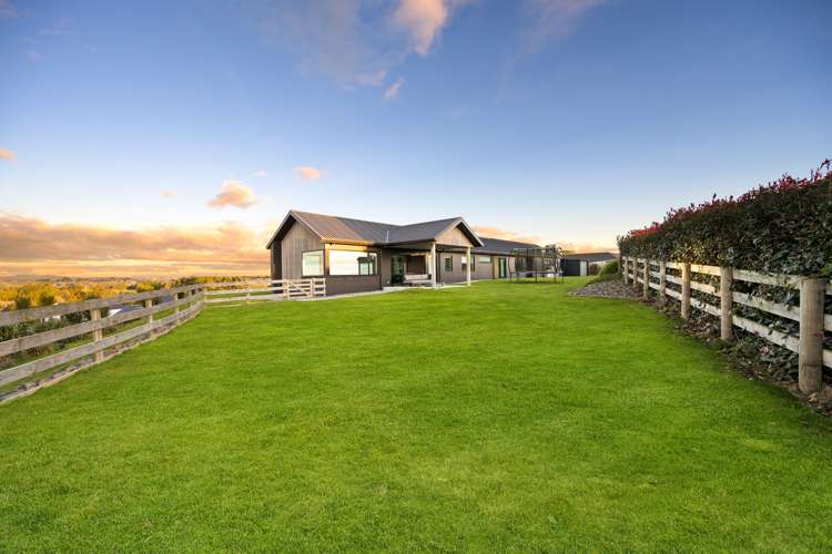 32 Glenwood Grove Whatawhata_12