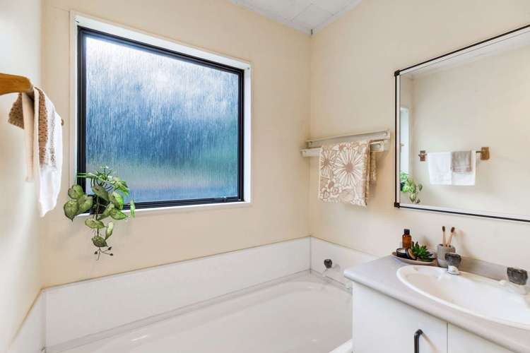 9 Cousins Avenue East Foxton Beach_17