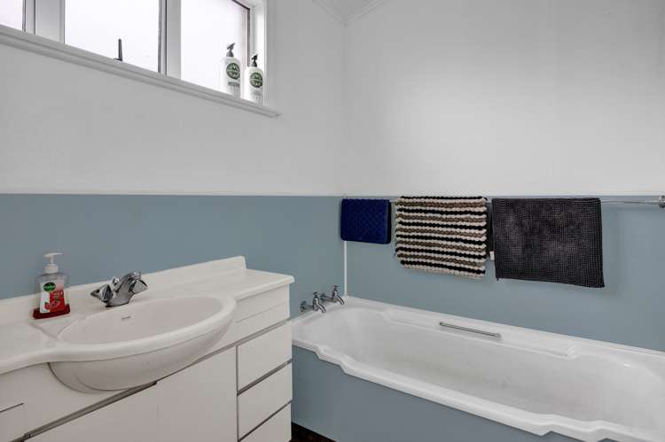 6 Climie Crescent Hawera_14