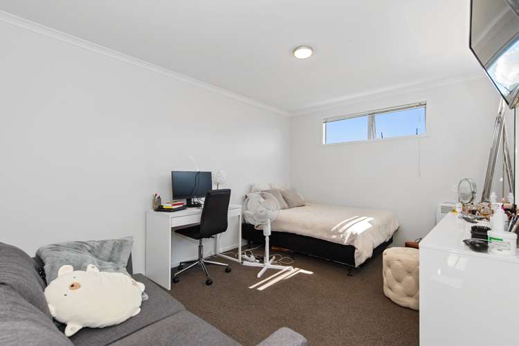 2/167 Knighton Road Hillcrest_5