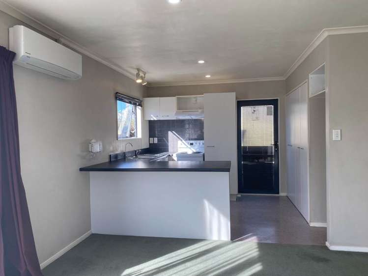 76 Aranui Road Mount Wellington_1