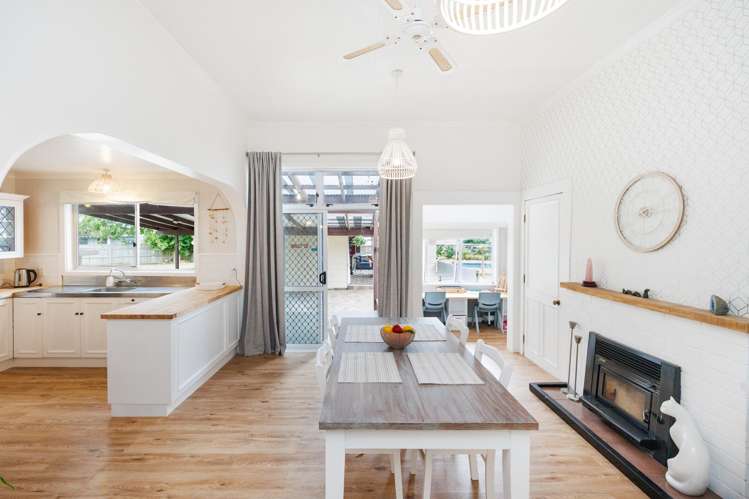 1435 Waughs Road Aorangi_6