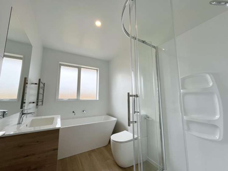 18 Harlequin Drive 11103_14