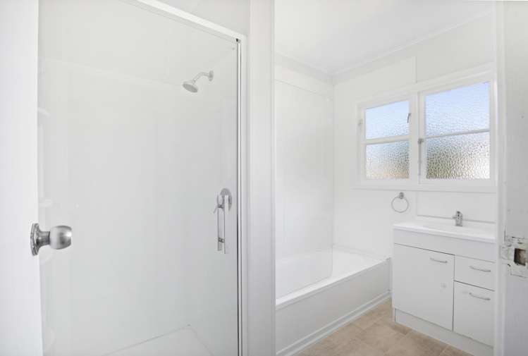 20 Aotaki Street Otaki_13