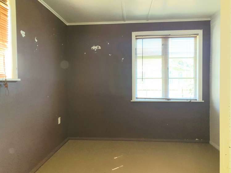 4 Main Road Owaka_14