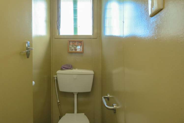 1 Ross Street Dunollie_29