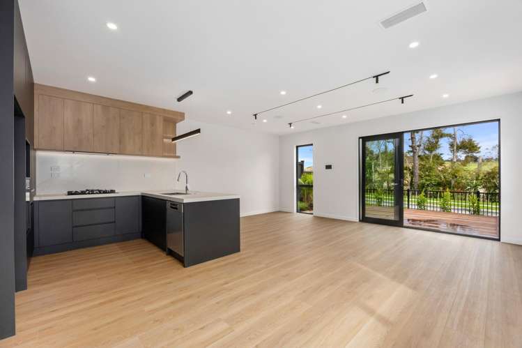 80E Tukutata Crescent Milldale_2