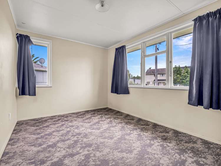 12 & 12a Bellingham Crescent Fordlands_13