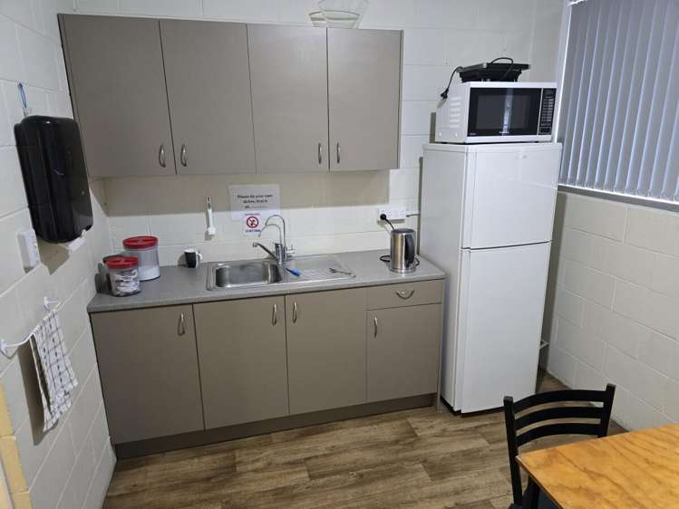 4 - 6 Railway Avenue Upper Hutt_4