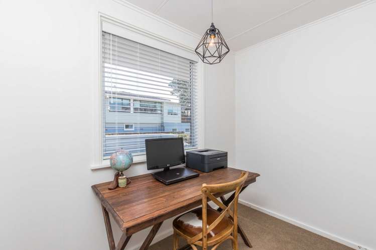 10 Kiwi Esplanade Mangere Bridge_14