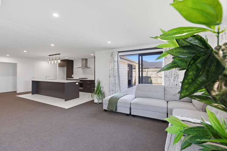 9 Pukatea Street Hawera_13