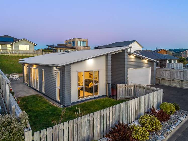 20 Rotorua Grove Aotea_28