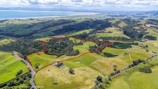 Land, income & potential with iconic views